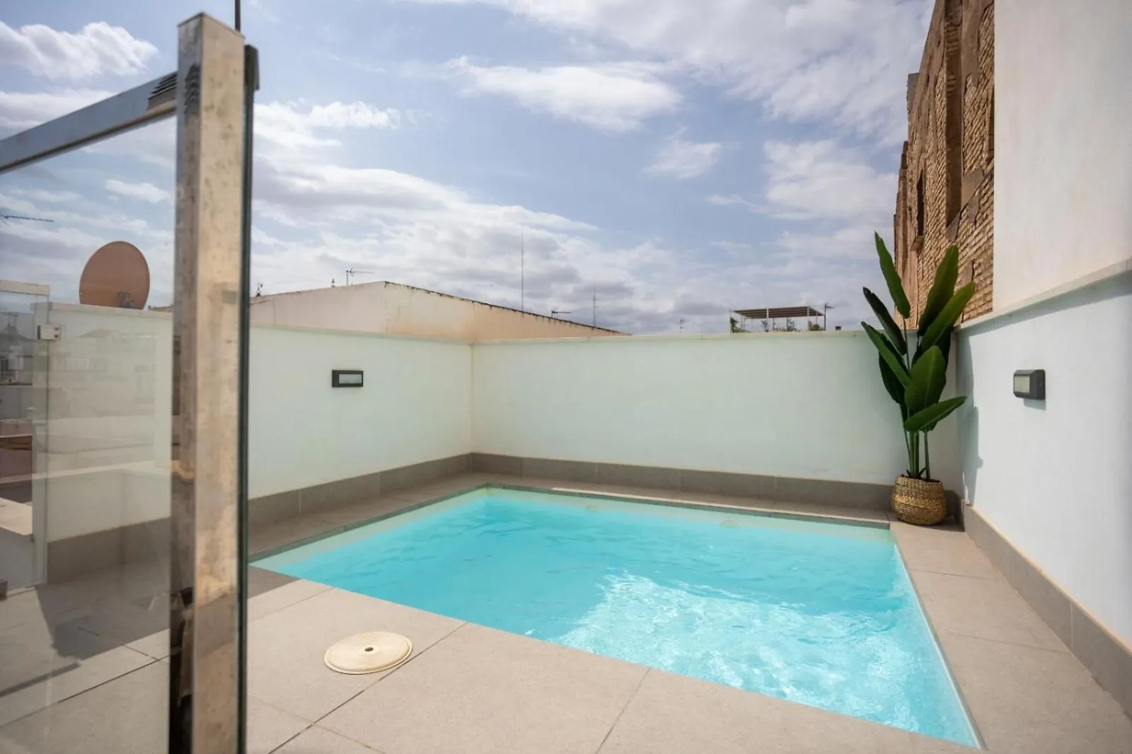 Private & Pool Goyeneta Sevilla Urban Apartment 0*, Seville Spain